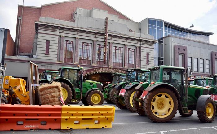 Farmers vs Ausnet [Ballarat, Victoria Australia]