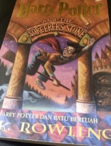 Harry Potter Dan Batu Bertuah (Indonesian Version of Harry Potter and The Sorcerer’s Stone)